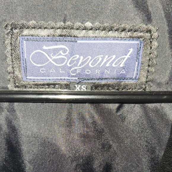 Y2k Vintage Leather Blazer "Beyond California" - Picture 5 of 11